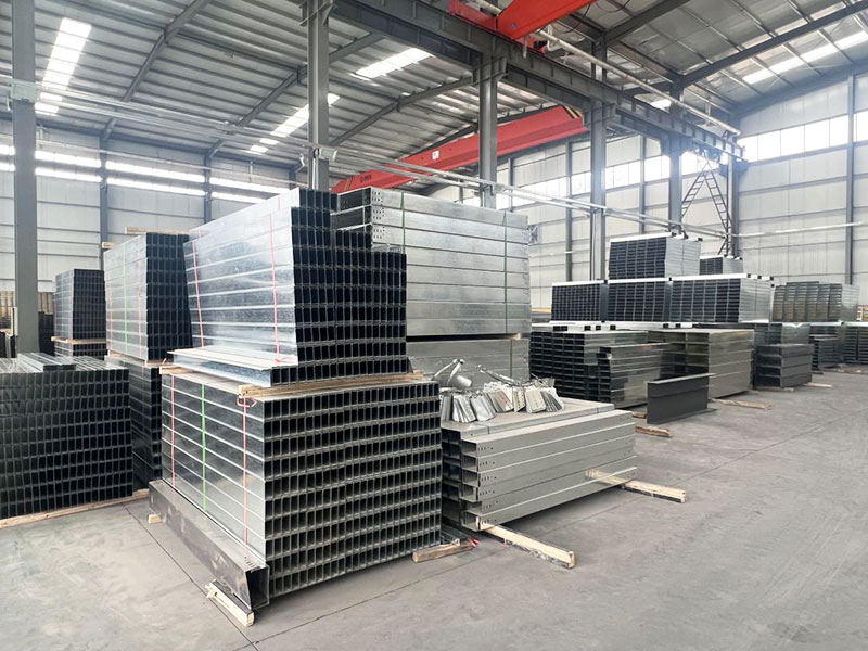 Integrally Formed Large-span Cable Tray