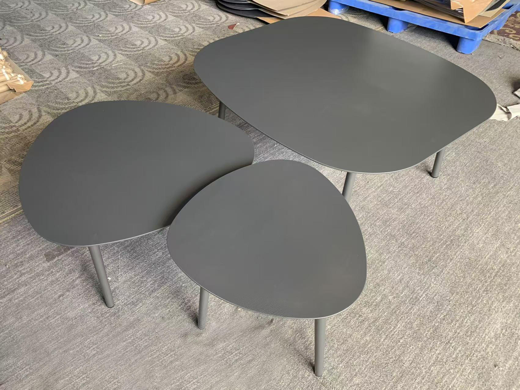 Artistic Nordic Style Outdoor Aluminum Garden Furniture Round Coffee Table 分享