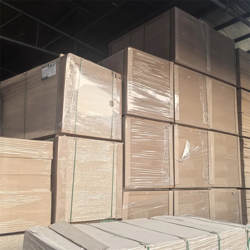 White Laminated Plywood Melamine 18mm Plain MDF Board