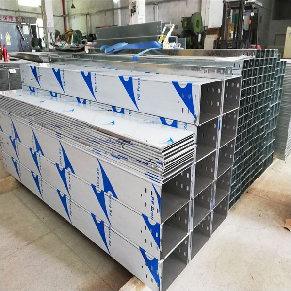 integrally formed large-span rack