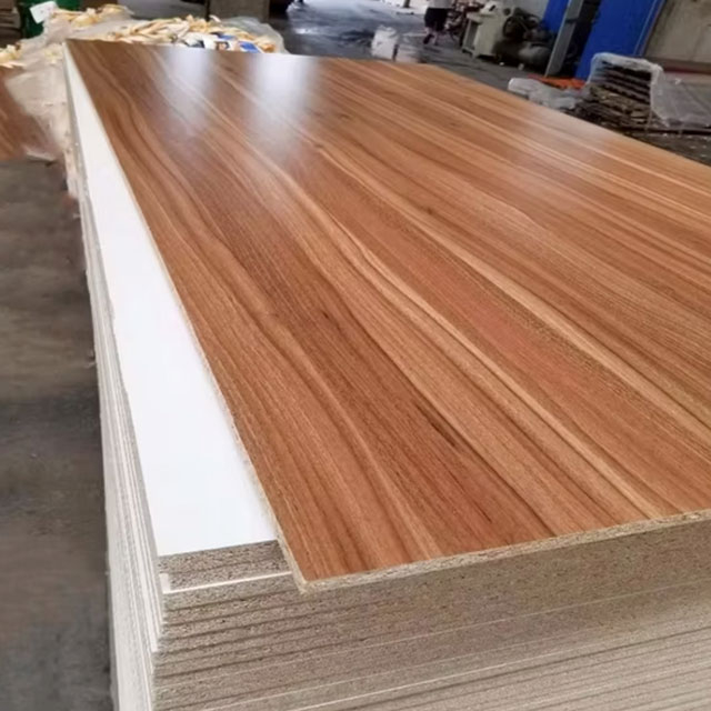18mm White Laminated Melamine Faced Plywood MDF Board Melamine Chipboard