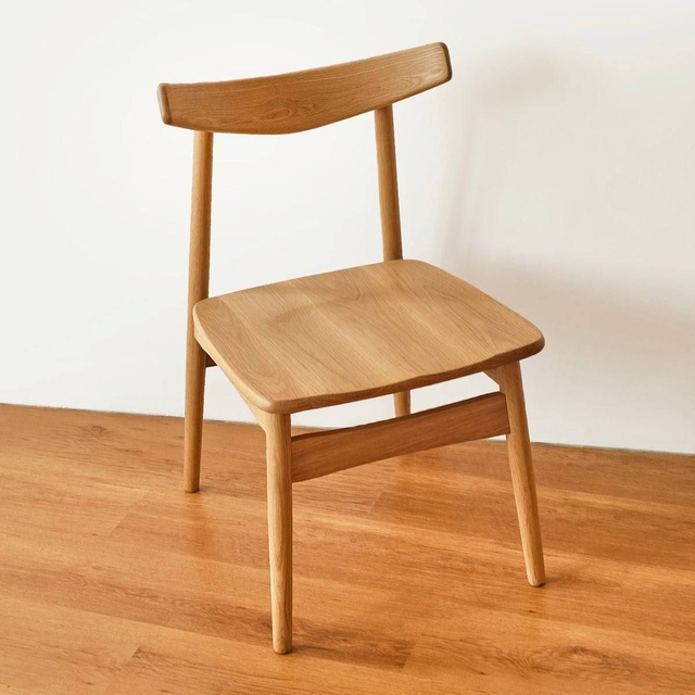 Comfortable Solid Wood Chair with Ergonomic Design for Living Room Seating