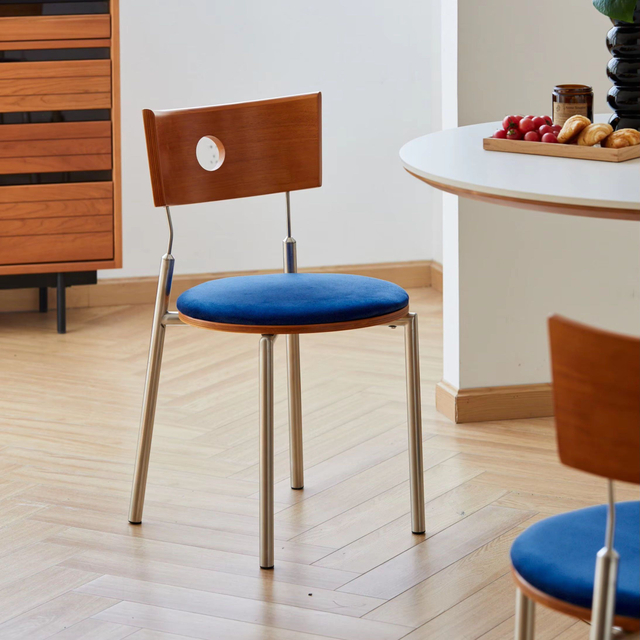 Modern Cherry Wood Dining Chair with Half-Round Design for Restaurants